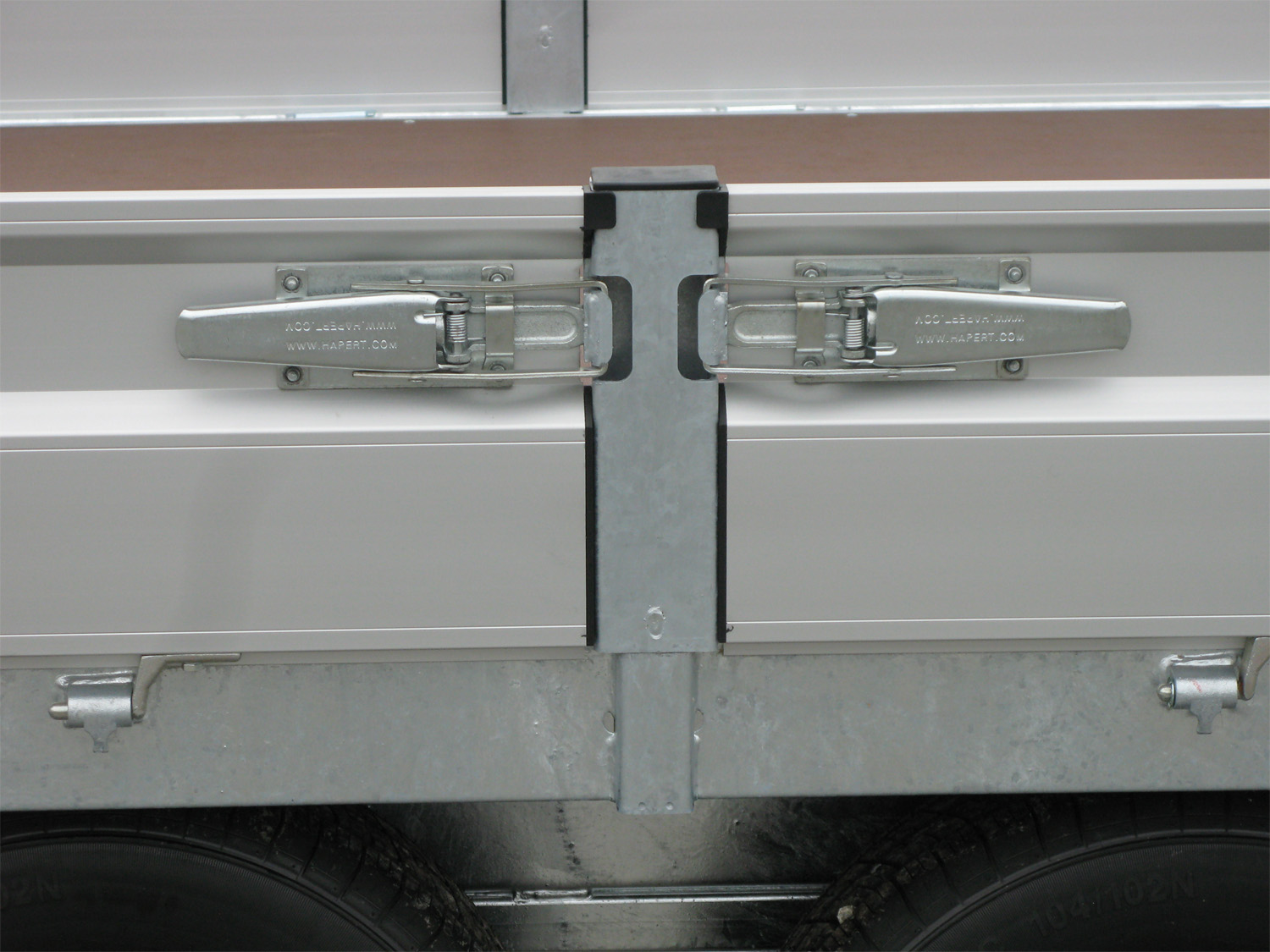 Hapert Azure H-2 - 3500 - 5050 x 2000 Parabelfederung – Niedriges Fahrwerk - Image 2