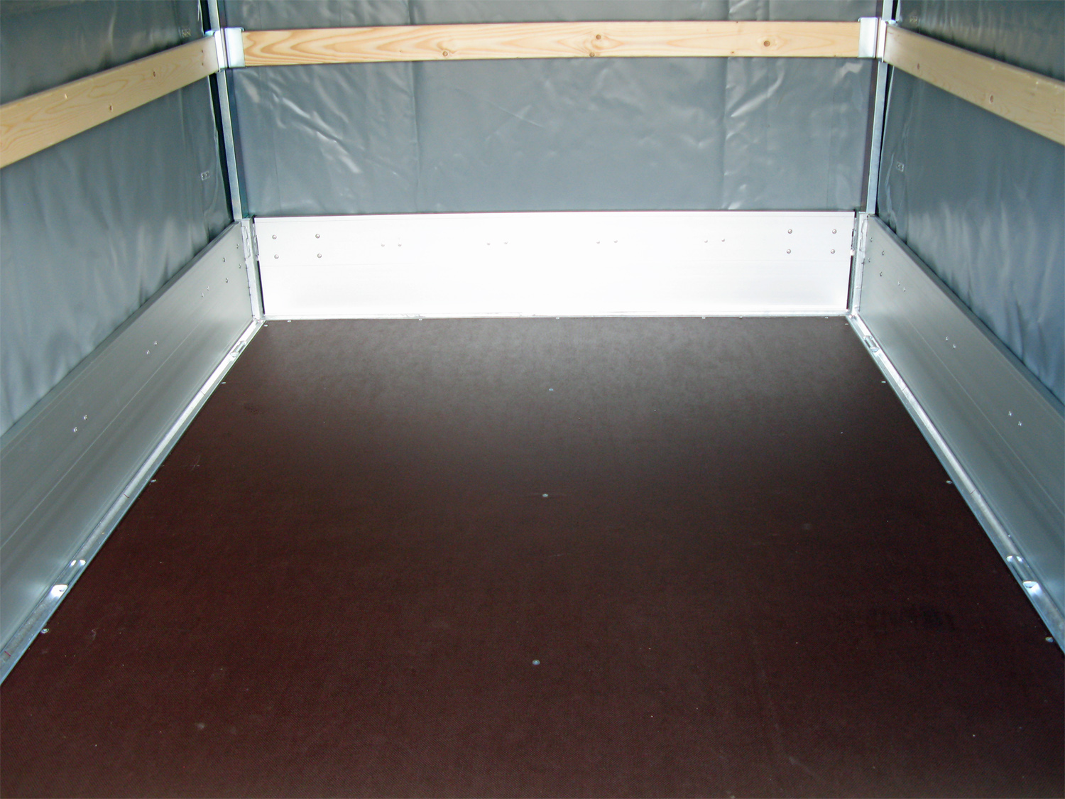 Hapert Azure H-2 - 2000 - 3050 x 1800 Niedriges Fahrwerk – Hochplane 1800 mm - Image 4