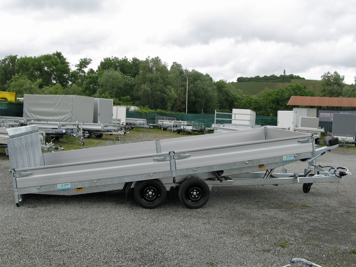 Hapert Indigo HT-2 - 3500 - 5050 x 2000 Kipphydraulik, Parabelfederung, Bordwände, Rampe - Image 2