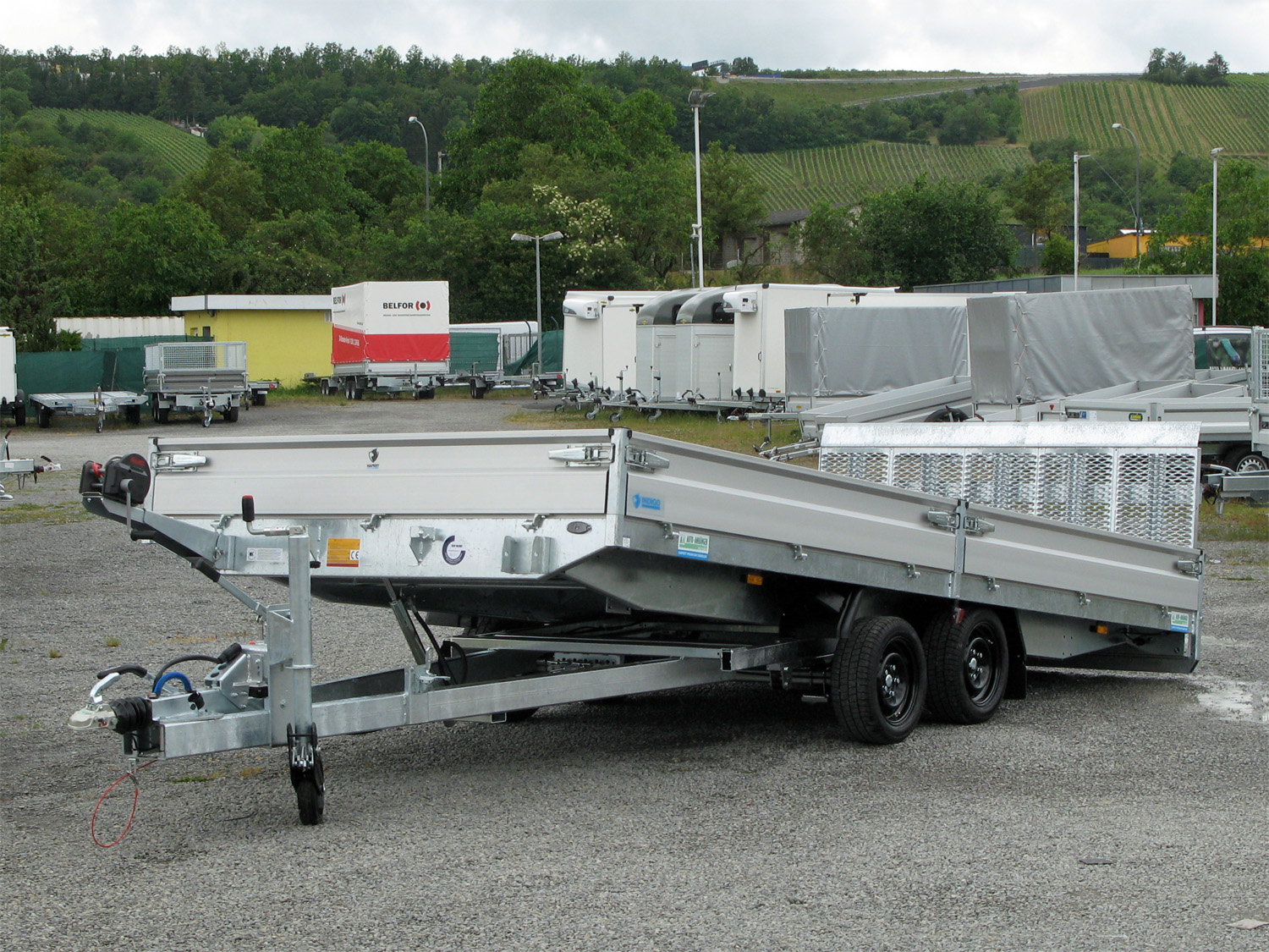 Hapert Indigo HT-2 - 3500 - 5050 x 2210 Kipphydraulik, Parabelfederung, Bordwände Rampe - Image 3