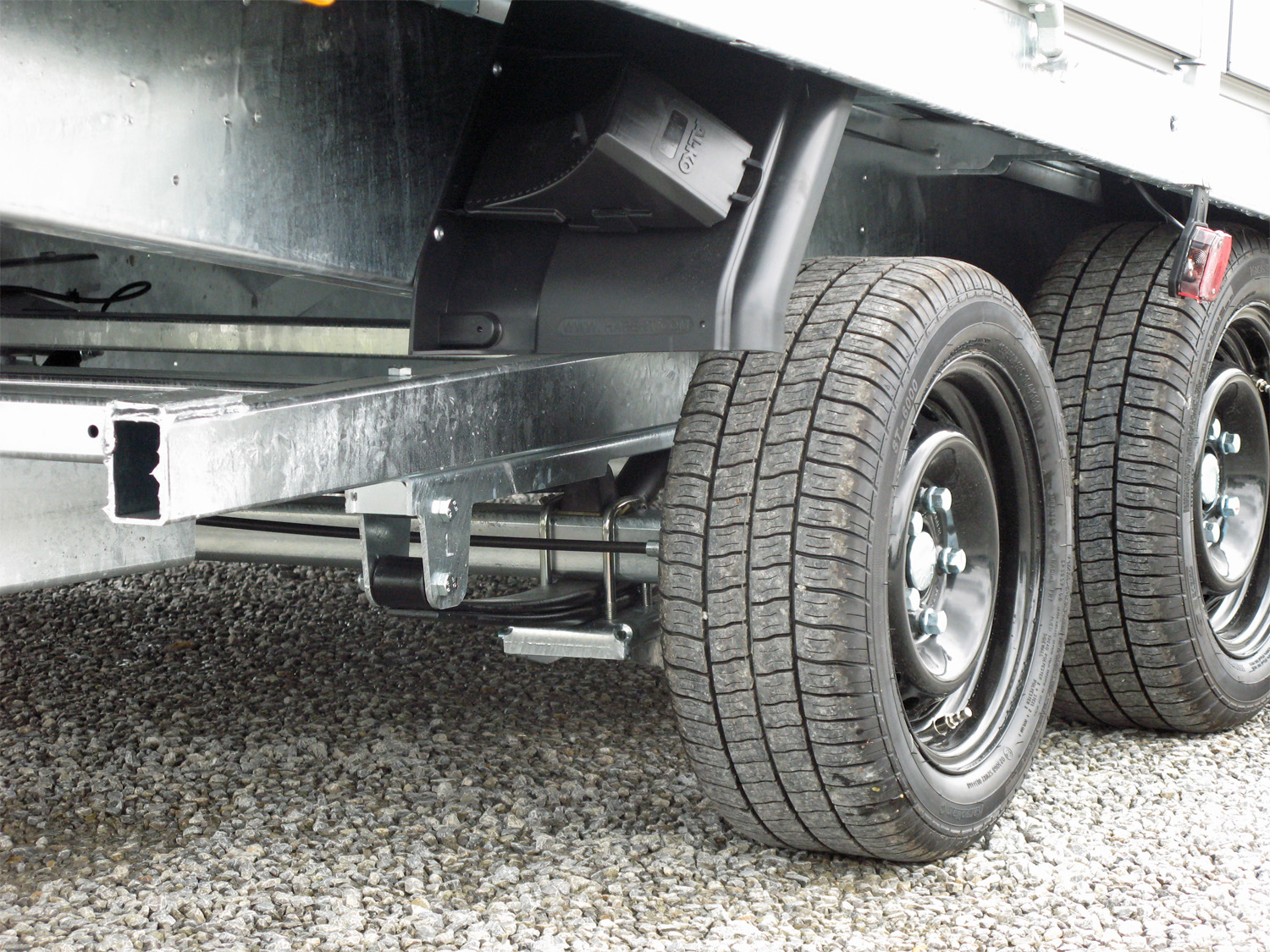 Hapert Indigo HT-2 - 3500 - 5050 x 2210 Kipphydraulik, Parabelfederung, Bordwände Rampe - Image 4