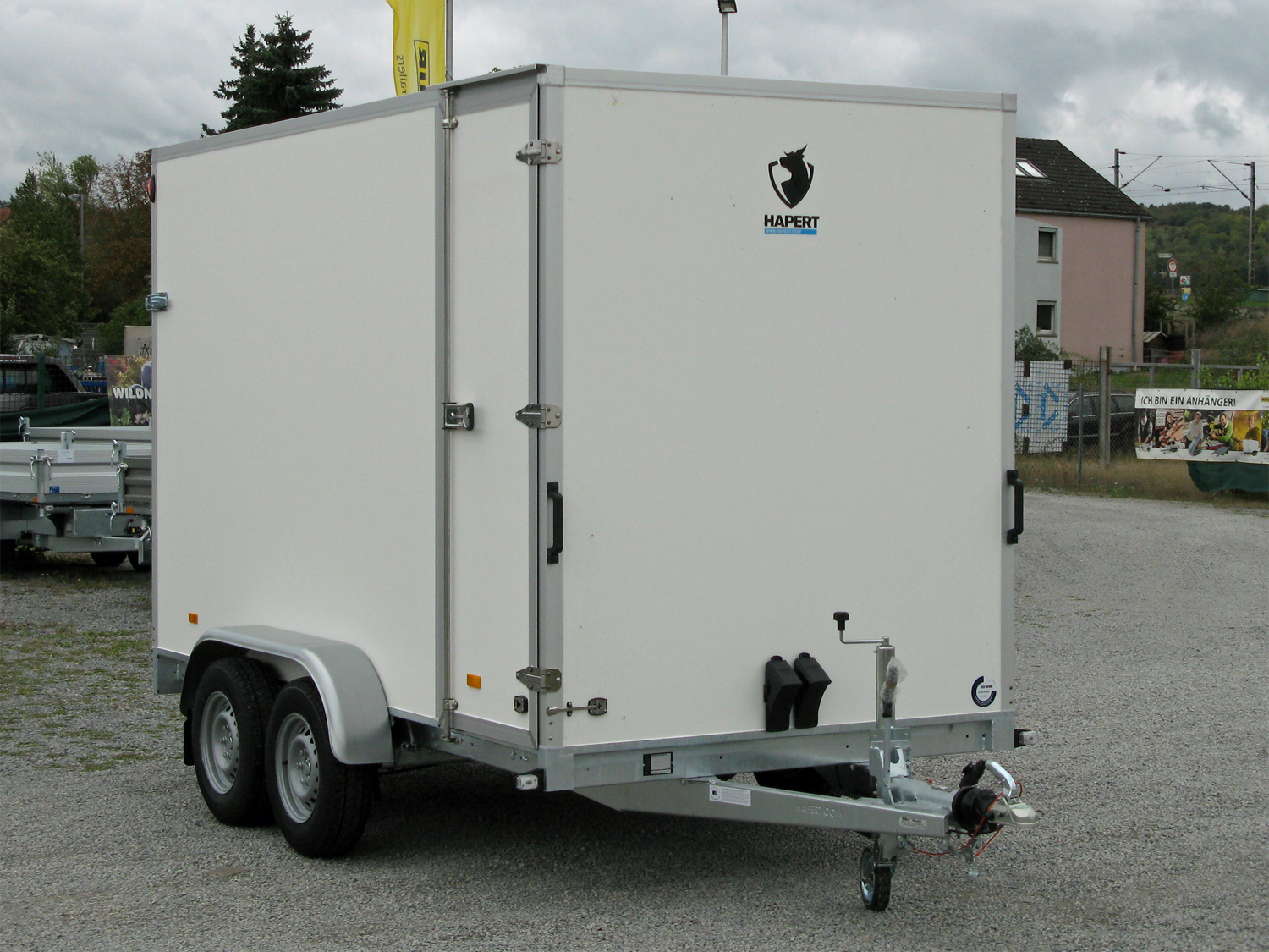 Hapert Sapphire L-2 - 2700 Rampe & Seitentüre | Tieflader-Koffer | Rutschhemmender Boden