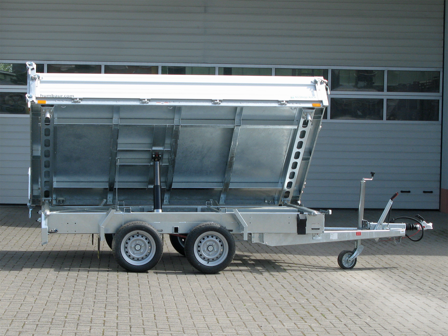 Humbaur HTK 3000.31 ALU E-Pumpe