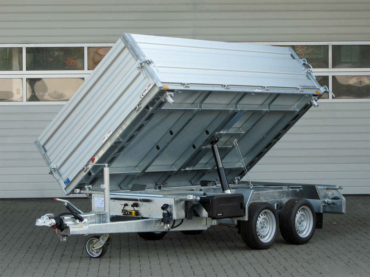 Humbaur HTK 3500.31 ALU BW Aufsatz und E-Pumpe