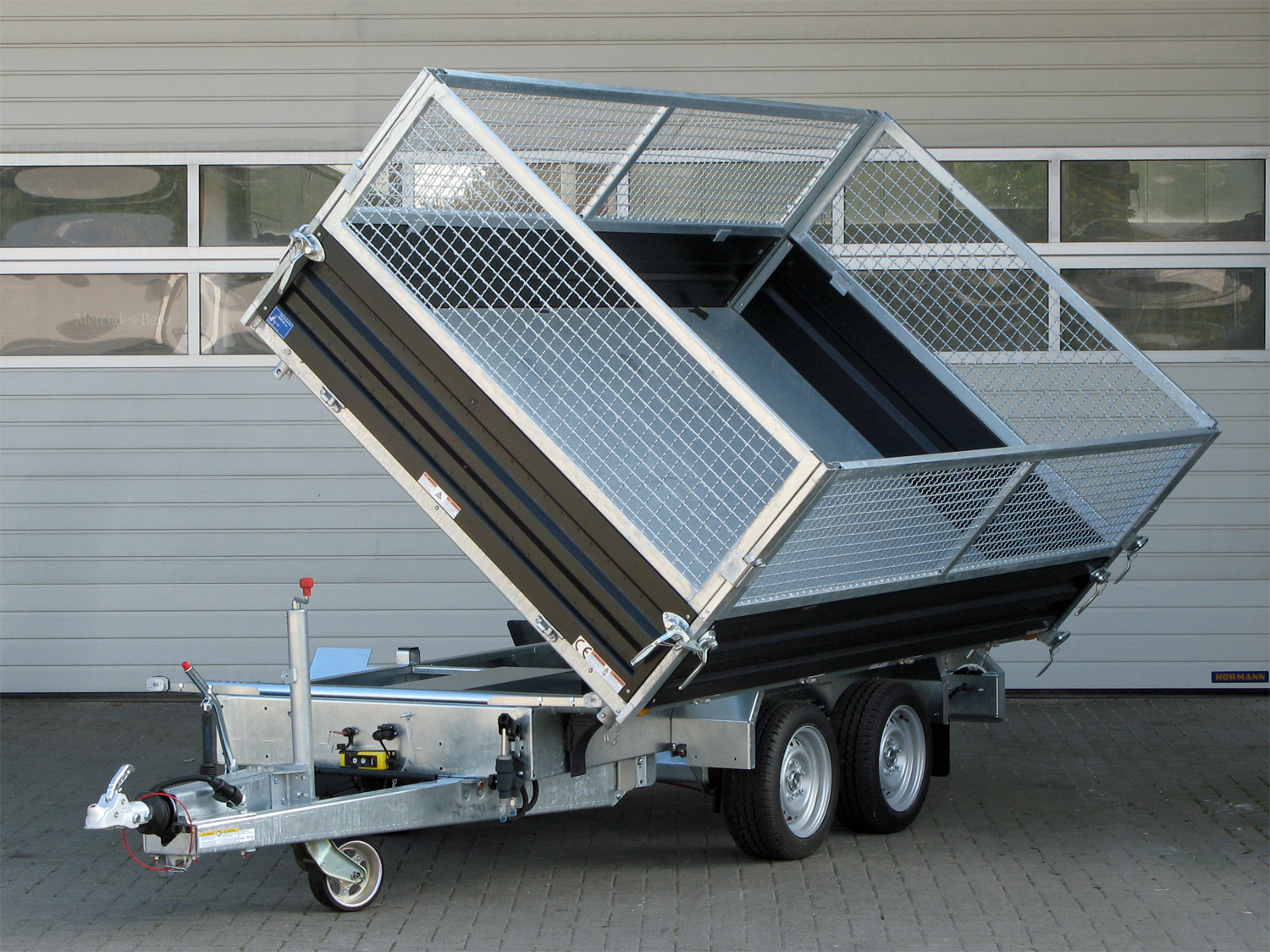 Humbaur HTK 3500.31 STAHL E-Pumpe, Gitteraufsatz, Rampen, Stützen