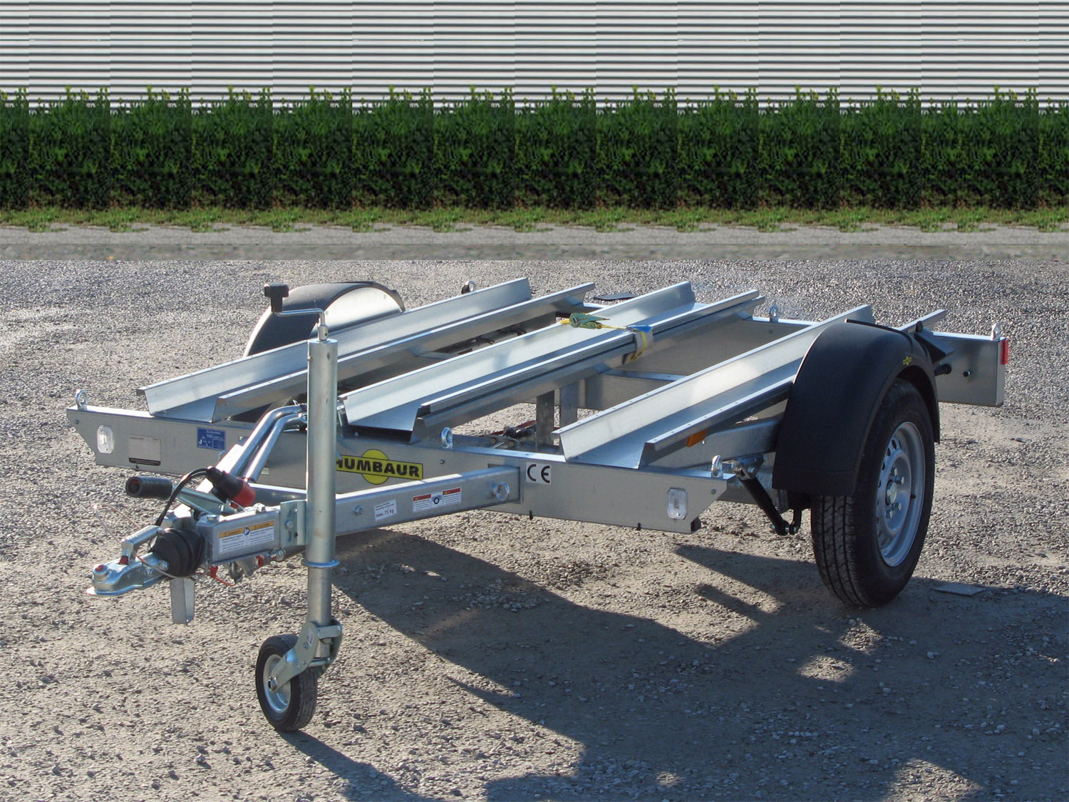 Humbaur HM102113 Motorradtransporter mit 3 Motorradschienen