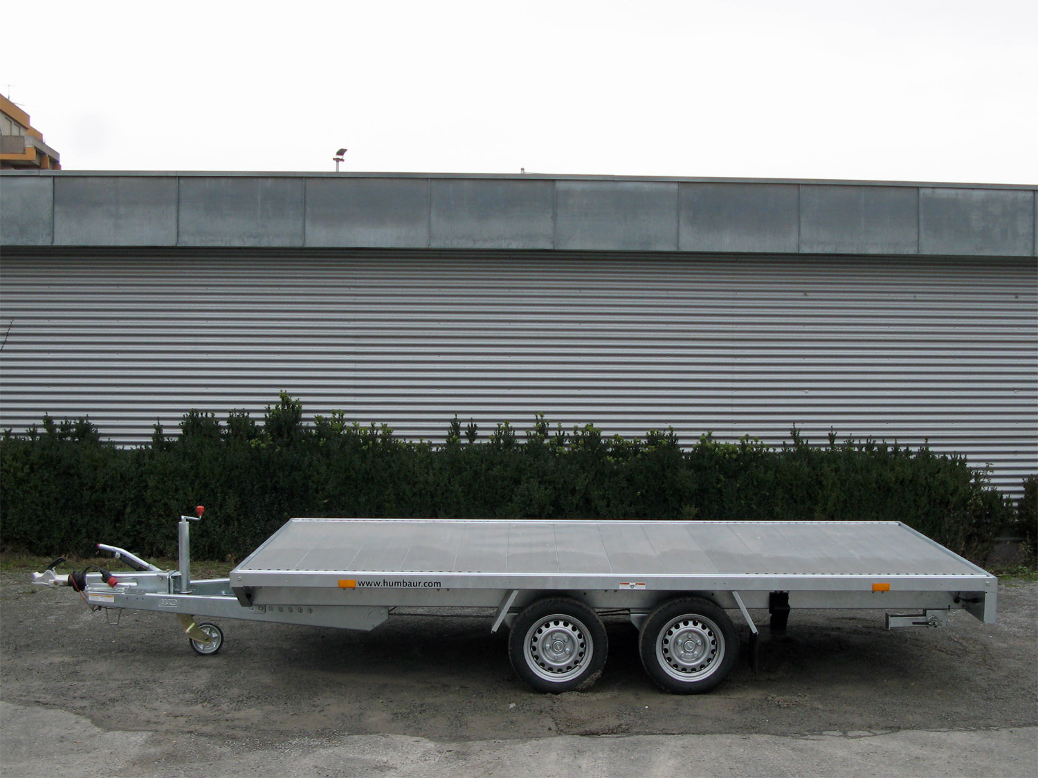 Humbaur Universal 3500 Aluboden, Seilwinde, Rampen