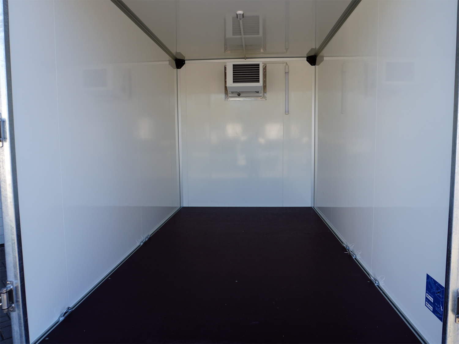 Humbaur HK 25 32 18 - 20 PF30 Sandwich PurFerro mit Kühlaggregat - Image 9