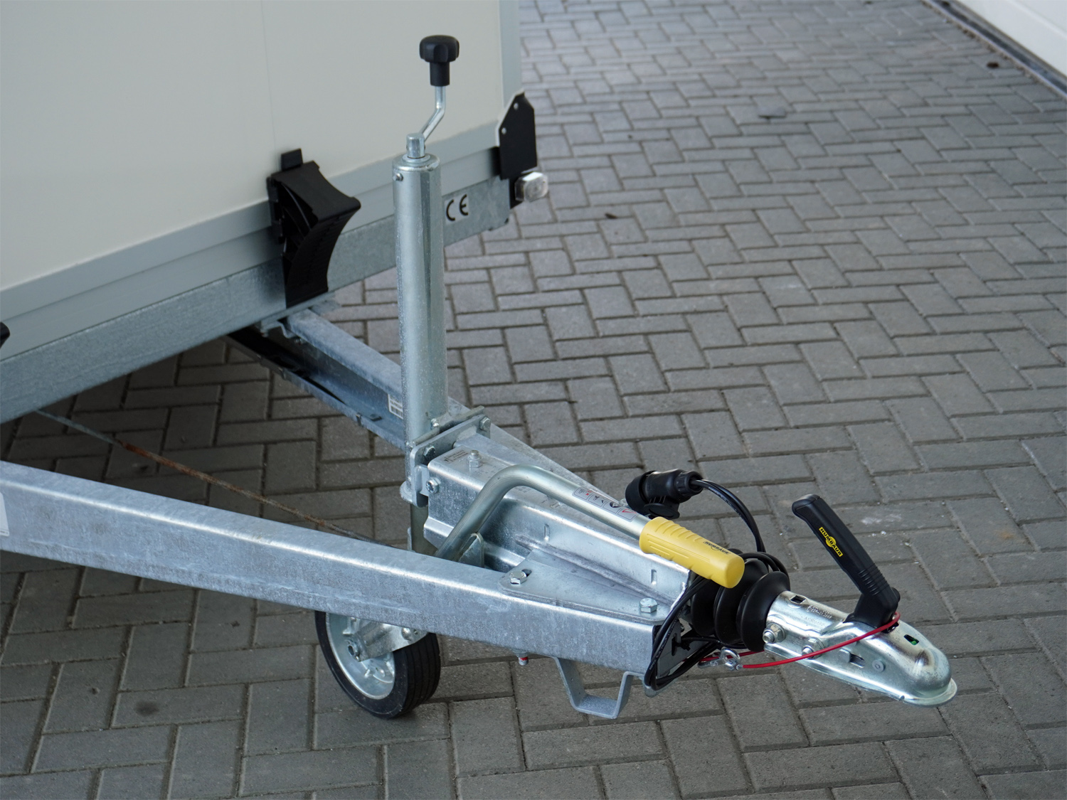 Humbaur HK 25 32 18 - 20 PF30 Sandwich PurFerro mit Kühlaggregat - Image 3