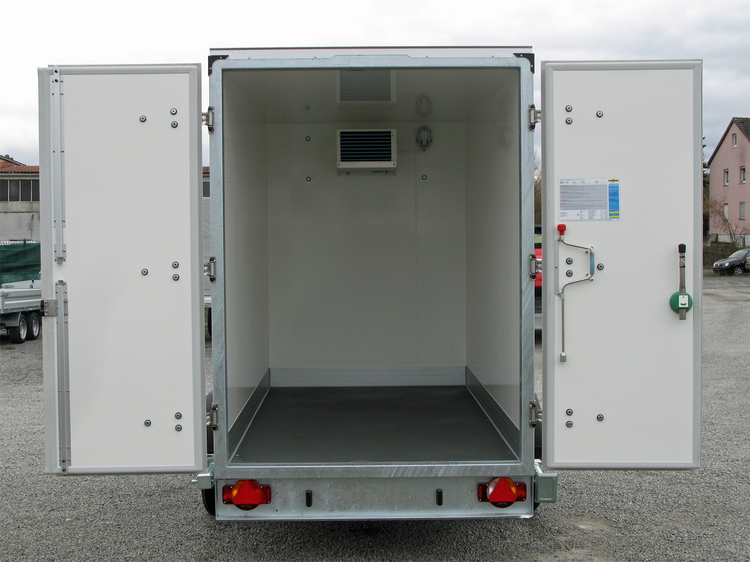 Humbaur HGK 13 27 16 - 21 PF60 Deluxe Kühlanhänger mit hochwertiger Isolierung - Image 2