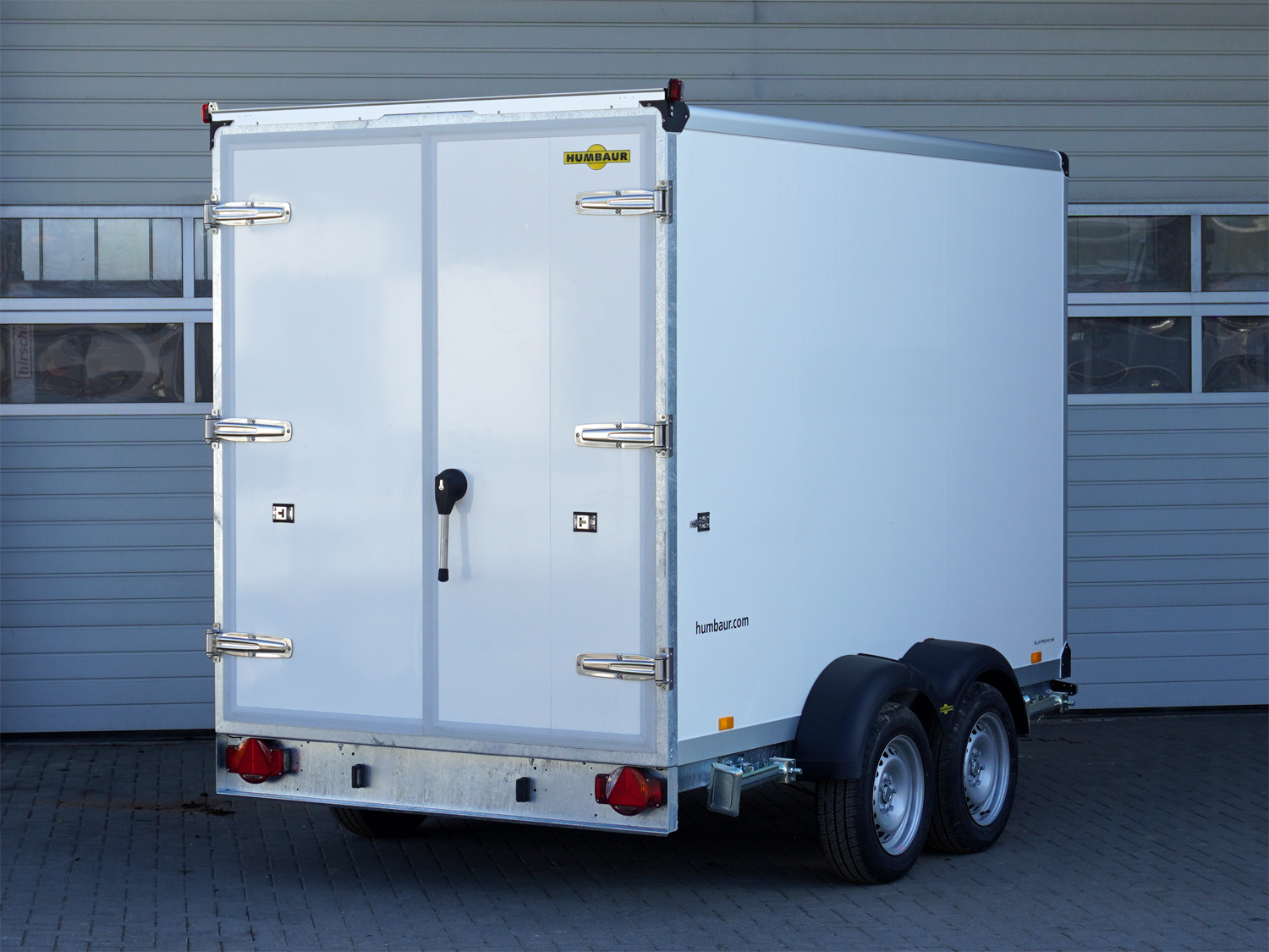 Humbaur HGK 25 32 18 - 21 PF60 Deluxe Tandem-Kühlkoffer mit hochwertiger Isolierung - Image 9