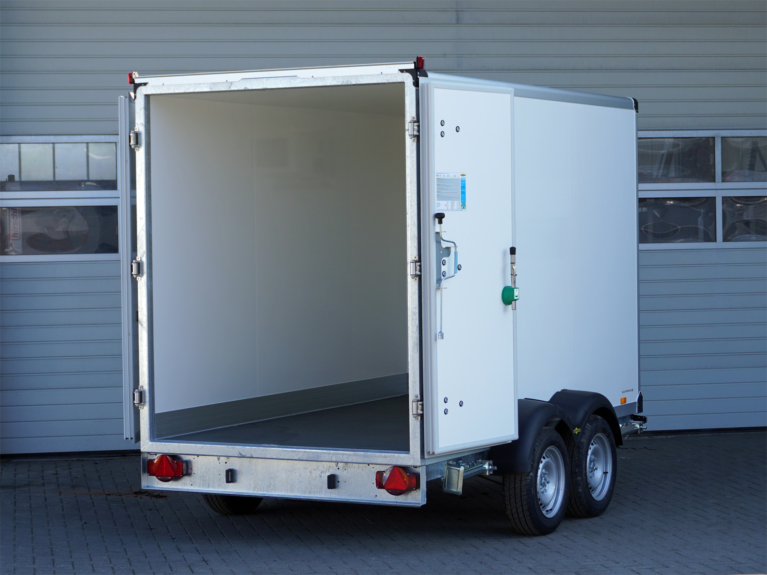 Humbaur HGK 25 32 18 - 21 PF60 Deluxe Tandem-Kühlkoffer mit hochwertiger Isolierung - Image 10