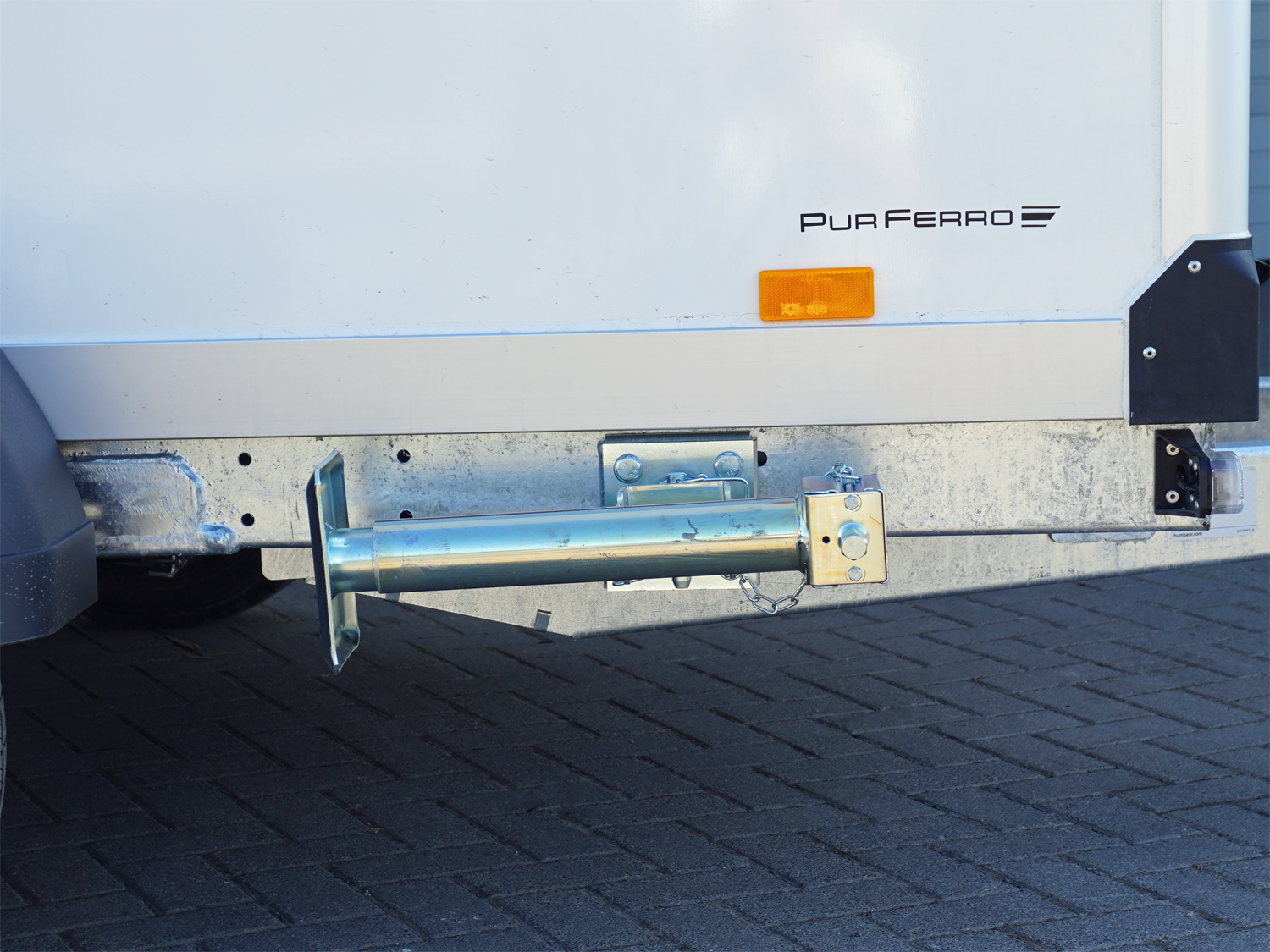 Humbaur HGK 25 32 18 - 21 PF60 Deluxe Tandem-Kühlkoffer mit hochwertiger Isolierung - Image 4