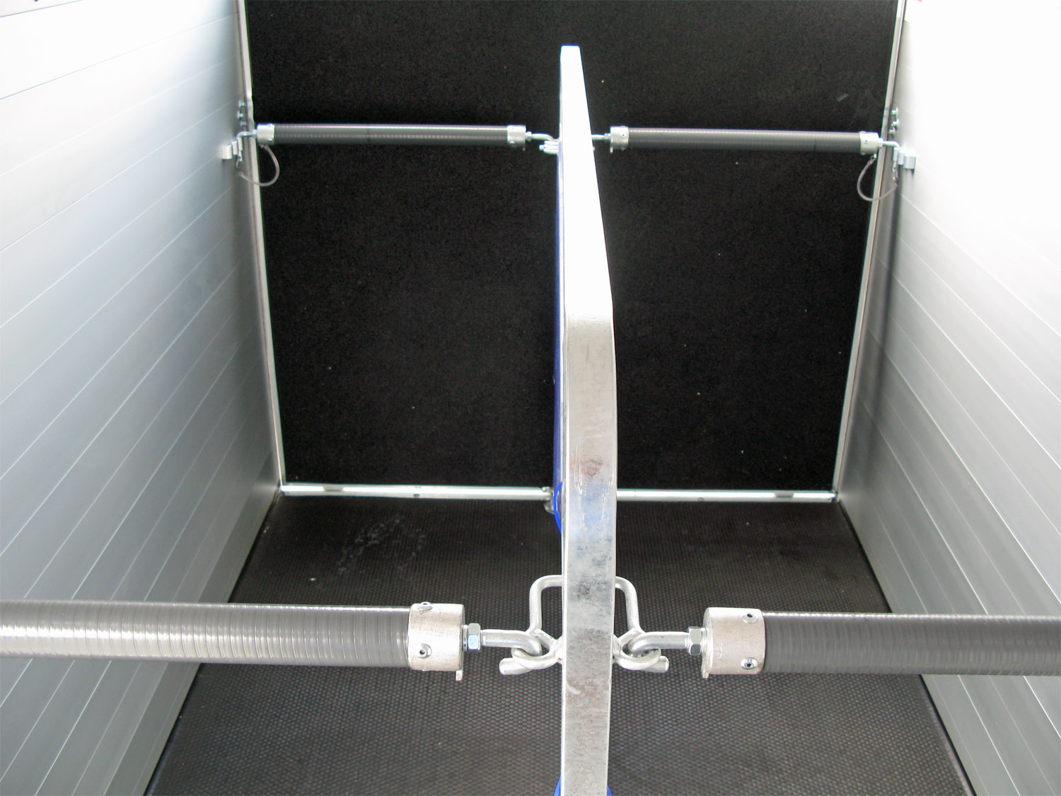 Humbaur Equitos Alu 2000 Alu BiComp-Boden 21mm | 100 km/h Reifen - Image 9