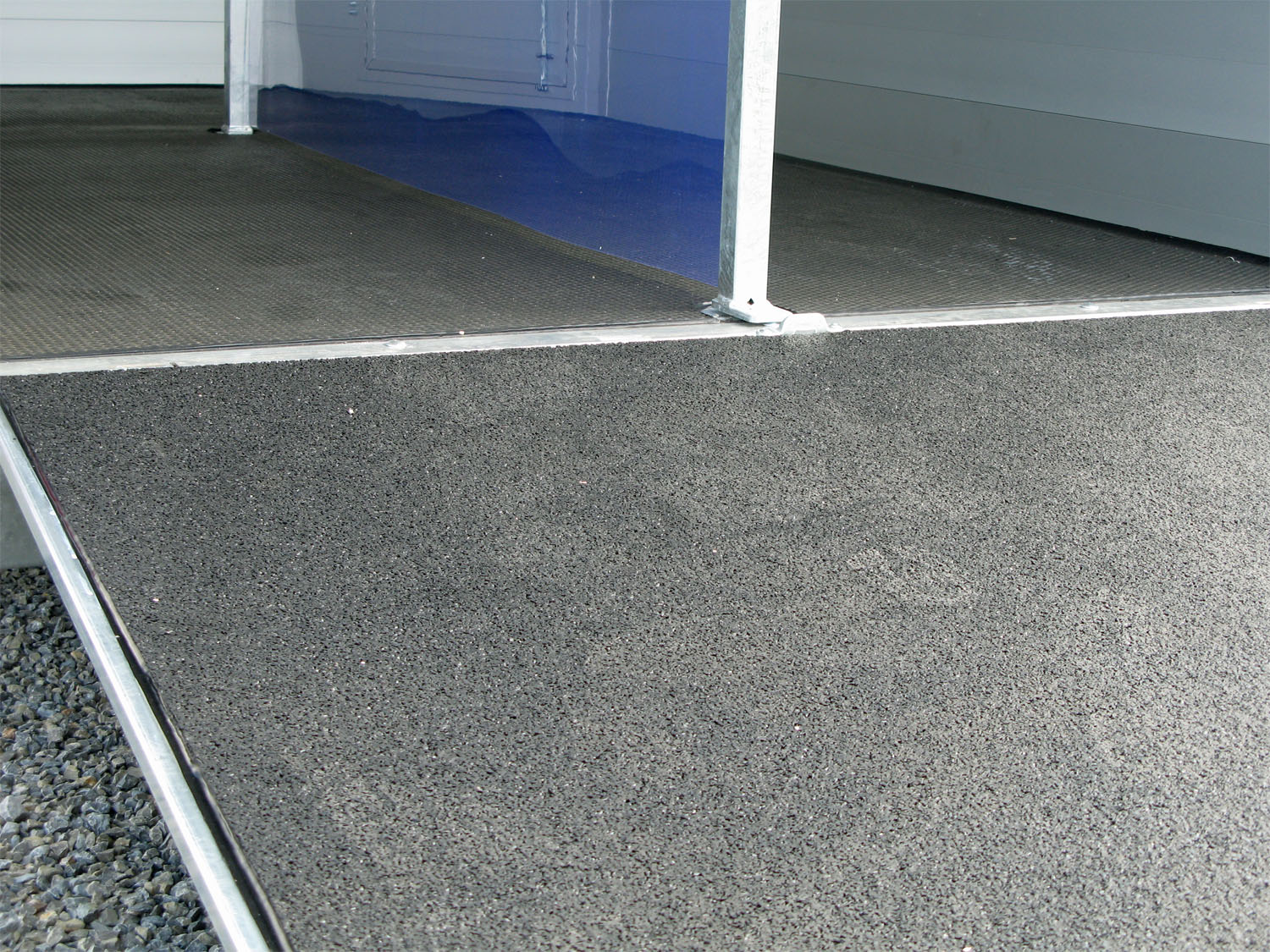 Humbaur Equitos Alu 2000 Alu BiComp-Boden 21mm | 100 km/h Reifen - Image 6