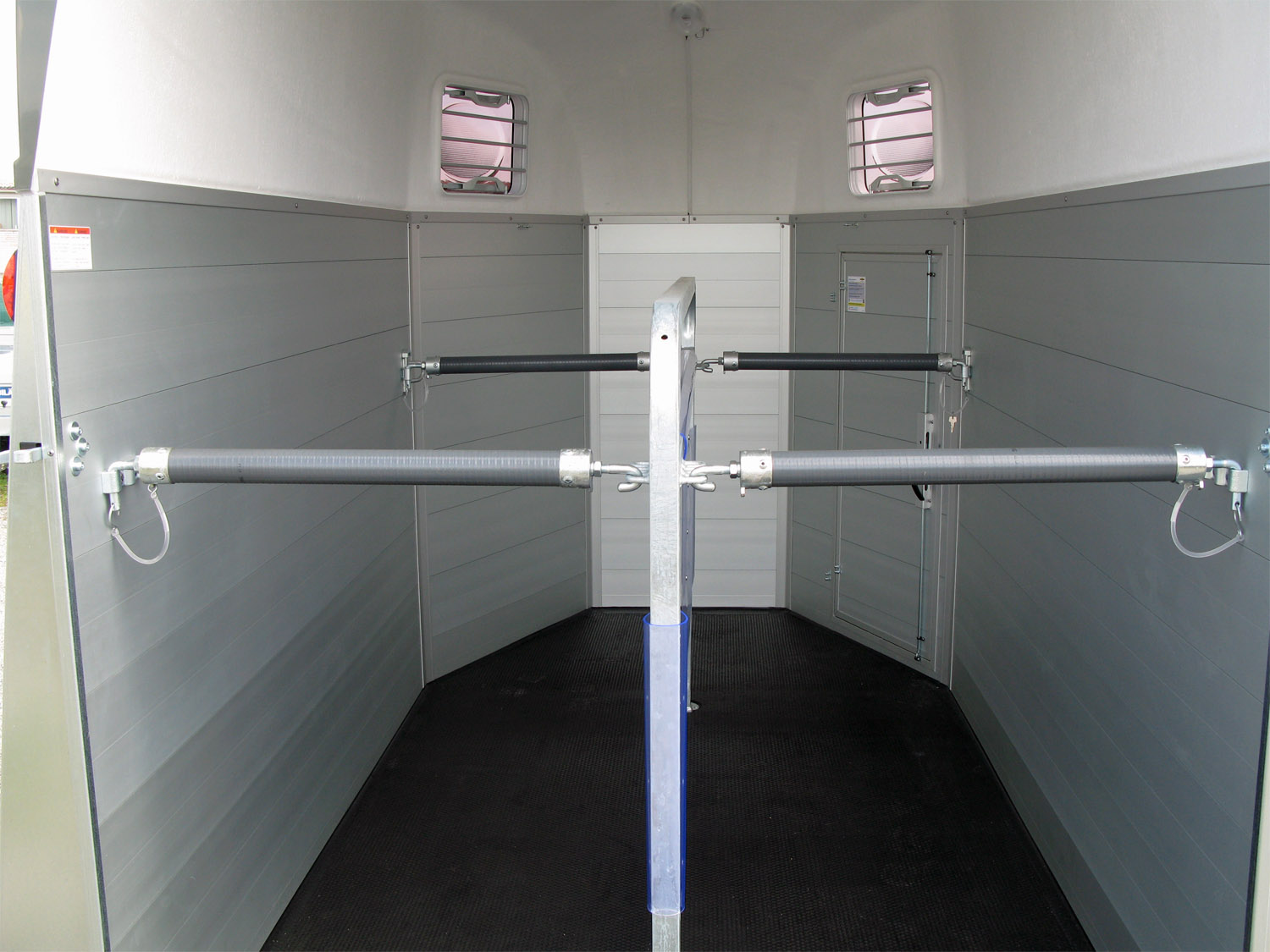 Humbaur Equitos Alu 2000 Alu BiComp-Boden 21mm | 100 km/h Reifen - Image 7