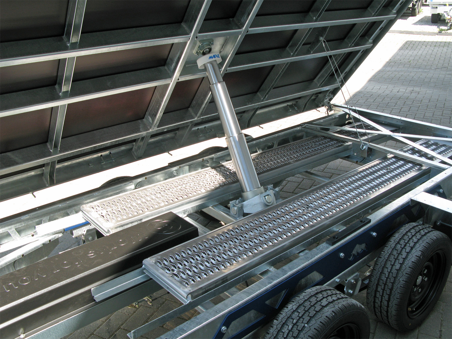 Saris K3 356 184 3500 2 HD E Profi Heavy Duty Rampen, Stützen, Nothandpumpe - Image 3