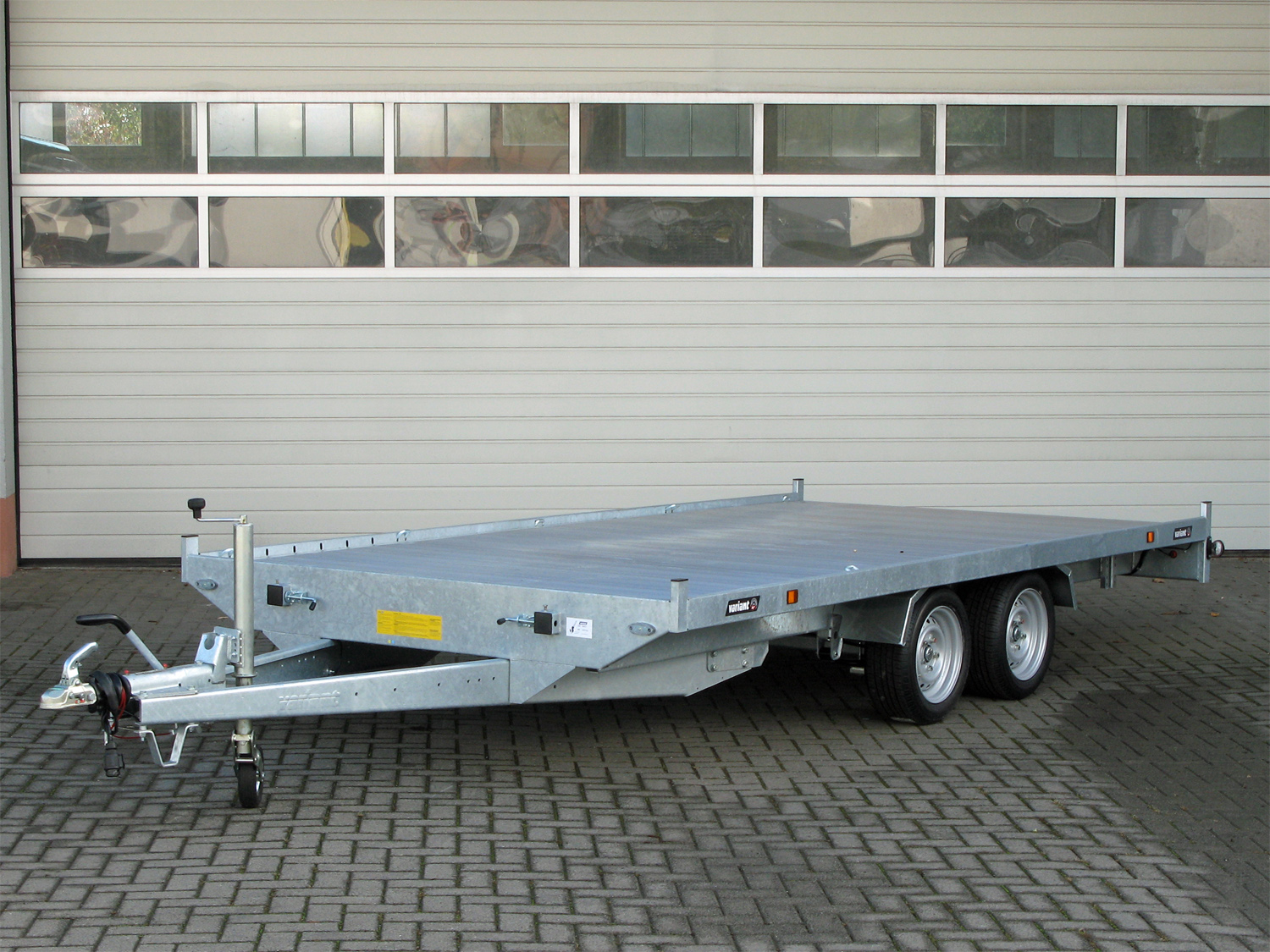 Variant 3021 L4 Parabelfahrwerk 100, Aluprofilboden, Rampe